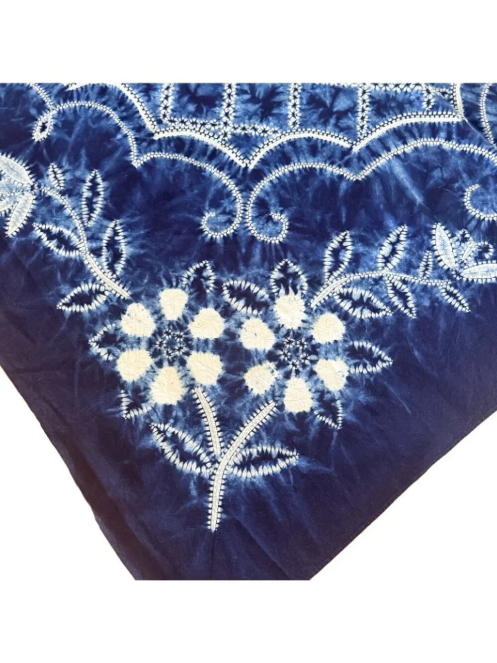 Handmade Indigo-dyed Shibori Tie-dye Tablecloth Floral Motif Center Medallion